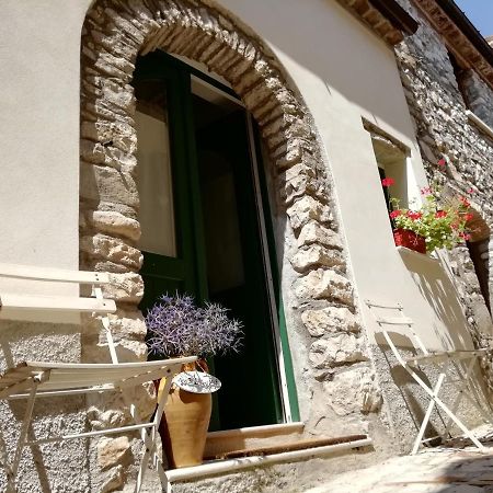 B&B Il Buon Cammino Roccamandolfi Luaran gambar